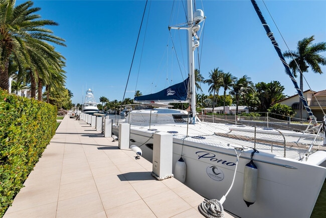 Building Photo - 500 Isle of Capri Dr