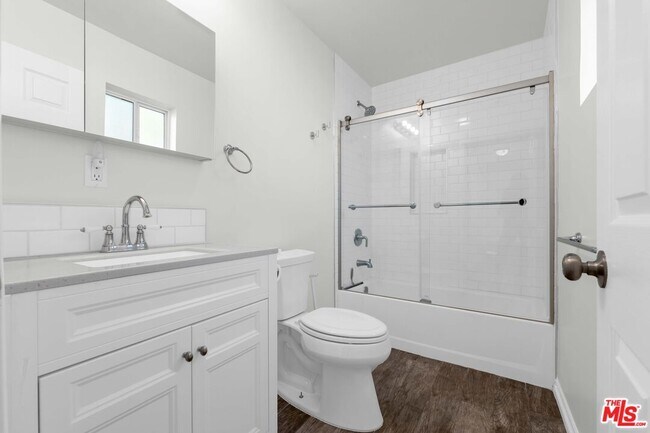 Building Photo - 2279 India St