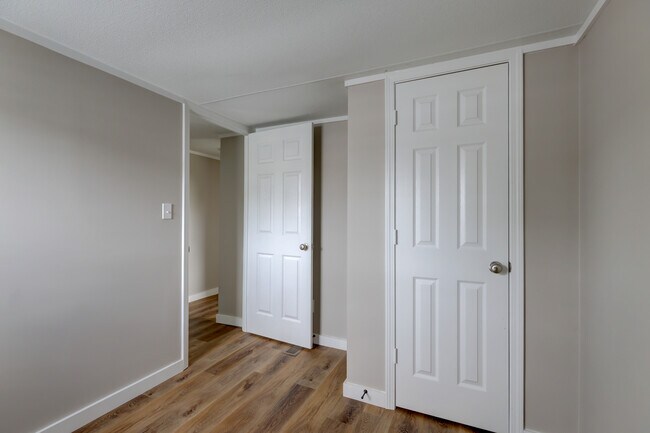 Building Photo - 295 Seays Rd