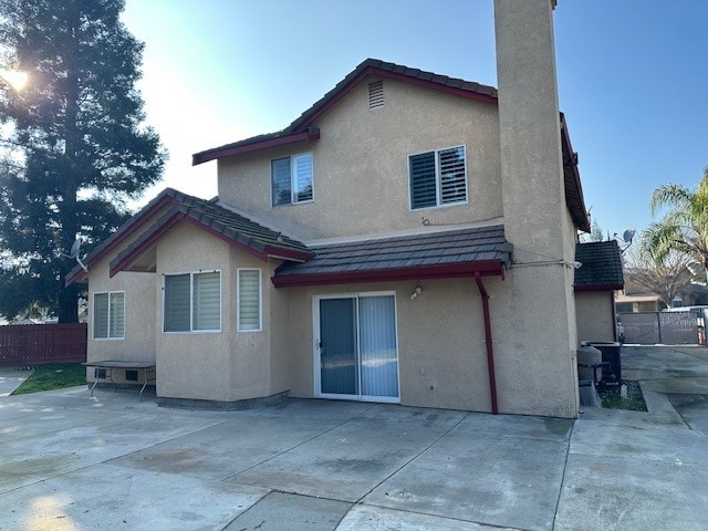 Building Photo - Modesto 5 Bedroom 3 Bathroom with a Pool