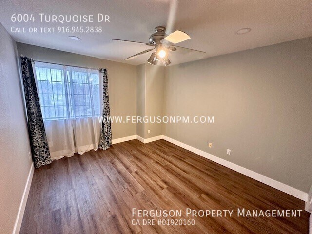 Building Photo - 6004 Turquoise Dr