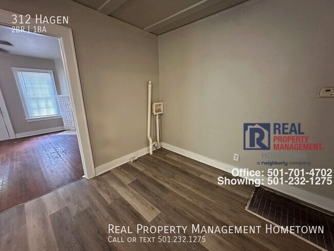 Building Photo - 312 Hagen-