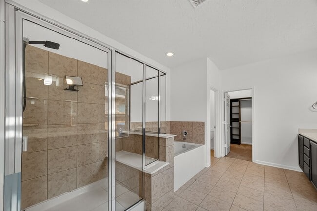 Building Photo - 13019 Foxwood Creek Ln