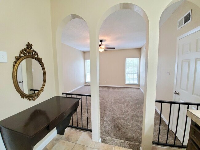 Building Photo - 4531 Altamesa - Duplex in SW Fort Worth