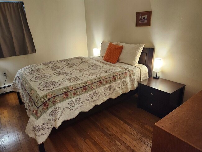 Building Photo - 1643 Cambridge St