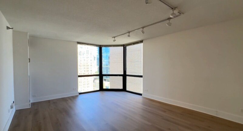 Building Photo - 1212 N Dearborn St