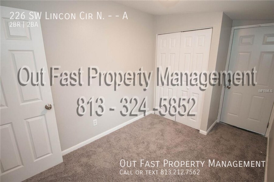 Building Photo - 226 SW Lincoln Cir N