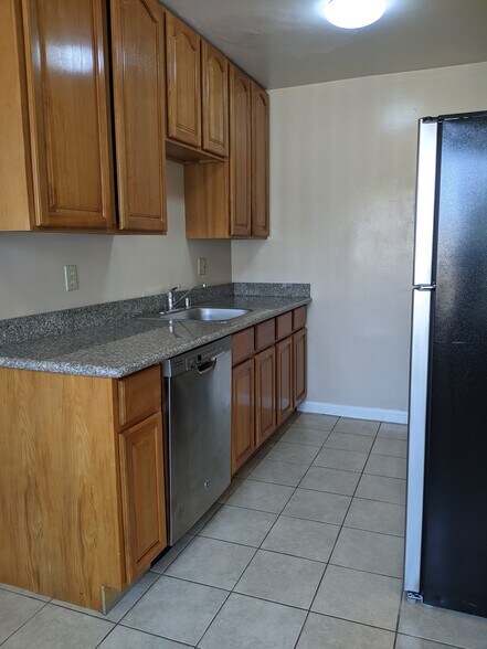 Building Photo - 1156 Ayala Dr