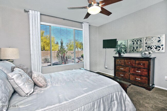 Building Photo - 4394 N Hummingbird Dr