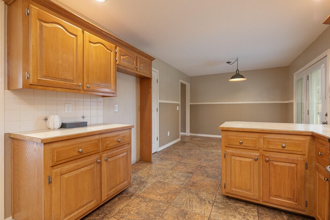 Building Photo - 5095 S Wanda Gray Ave