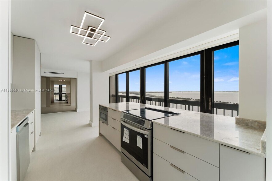 Building Photo - 2333 Brickell Ave