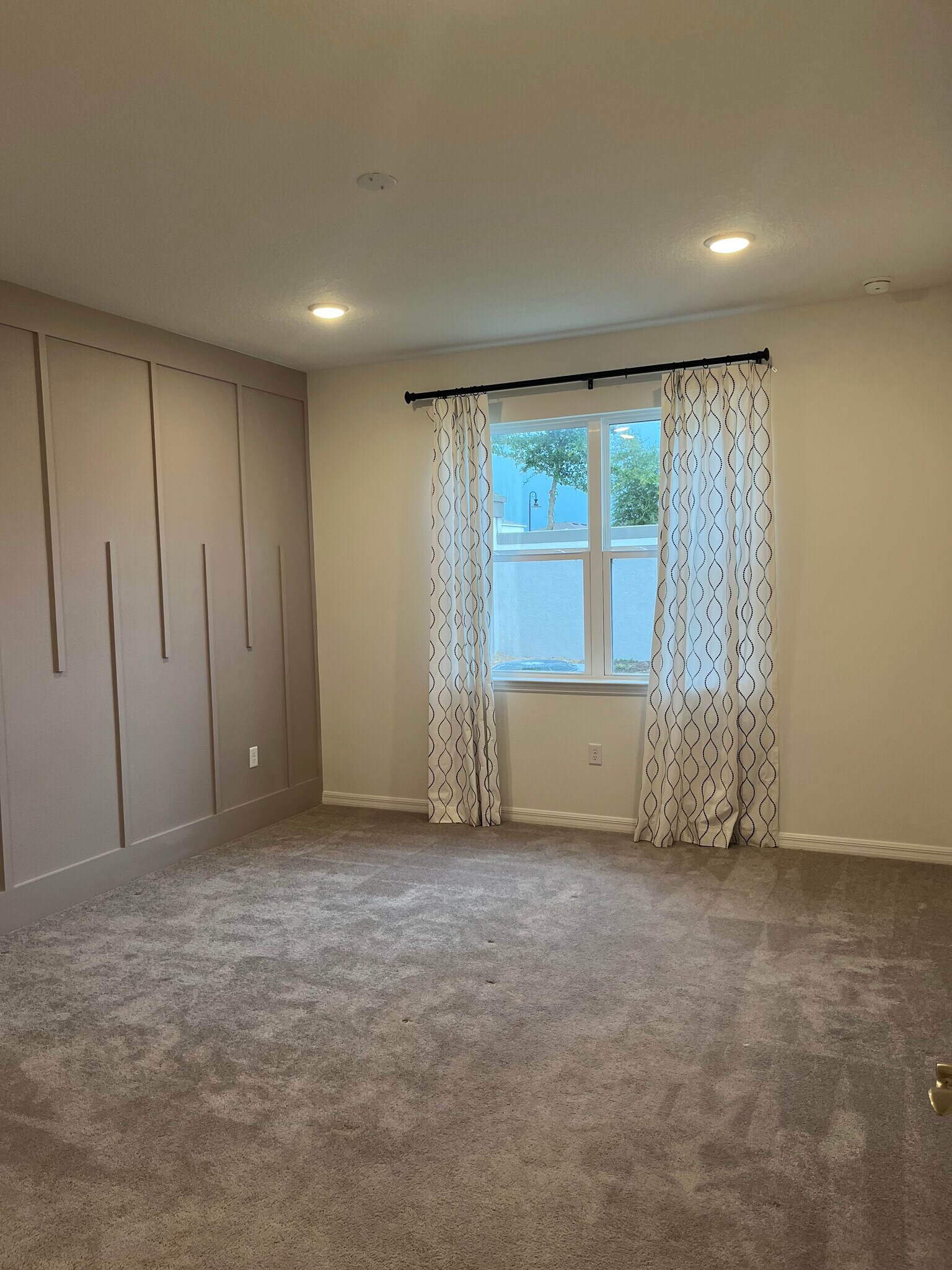 Building Photo - 1658 Blue Lagoon Cir