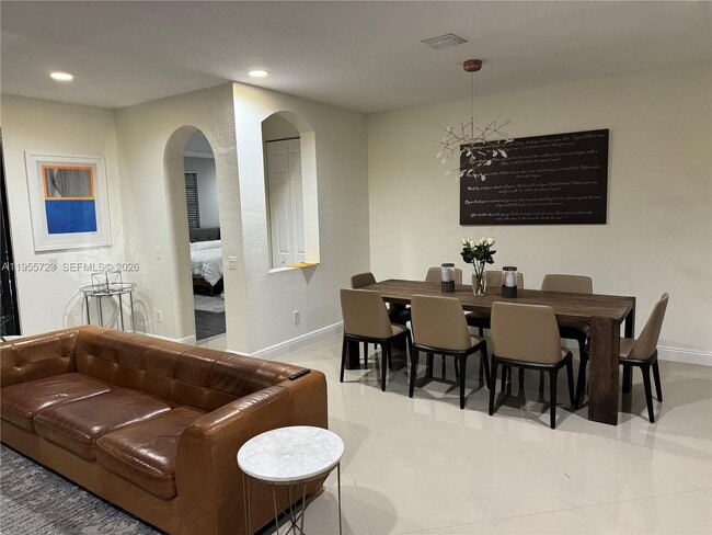 Building Photo - 1547 Passion Vine Cir