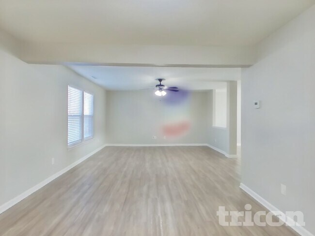 Building Photo - 3436 Pikes Peak Dr