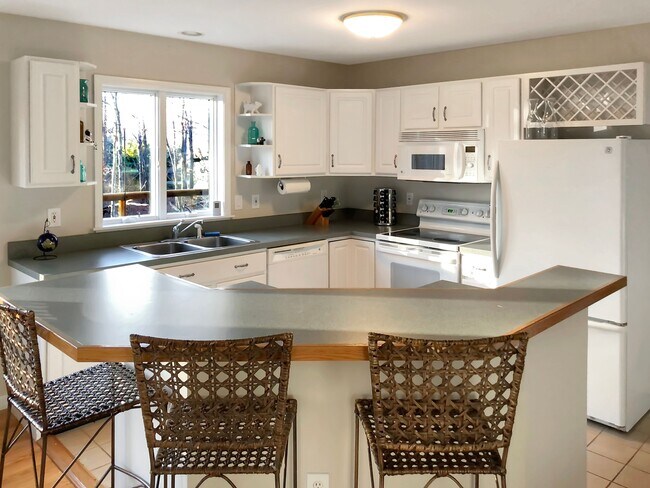 Building Photo - 12 Dogwood Ln