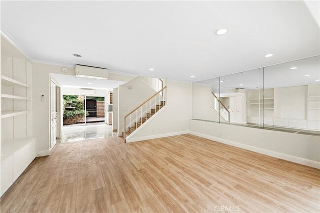 Building Photo - 7 Blue Lagoon