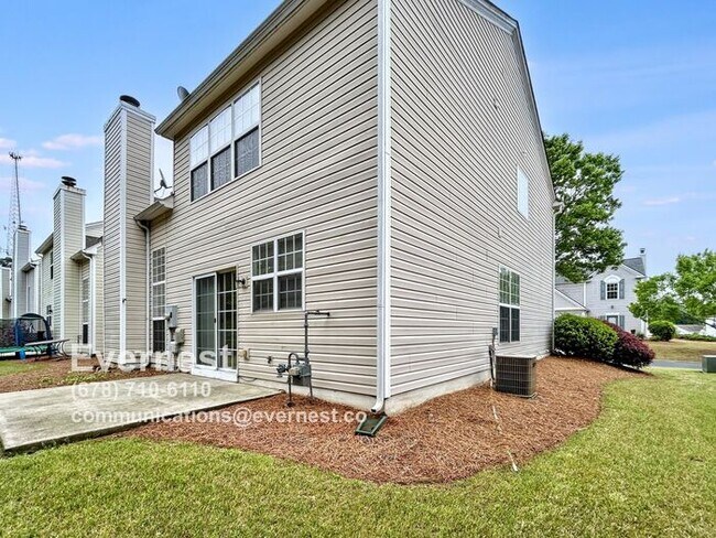 Building Photo - Comfortable 3-Bedroom Home with Prime Loca...