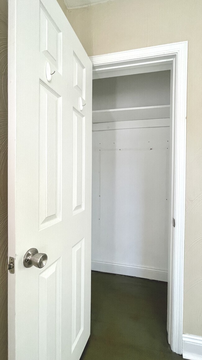 Building Photo - 3912 Davis St