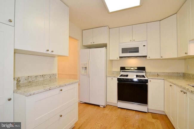 Building Photo - 11803 Breton Ct