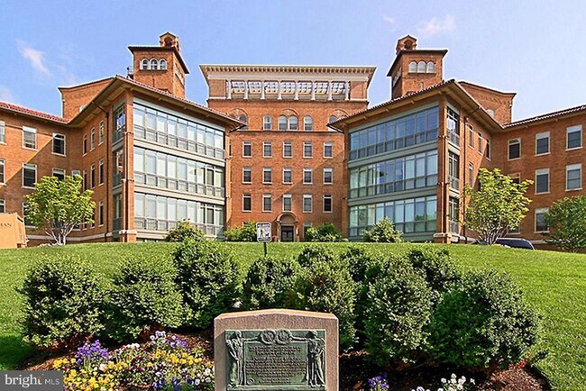 Primary Photo - 2425 L St NW