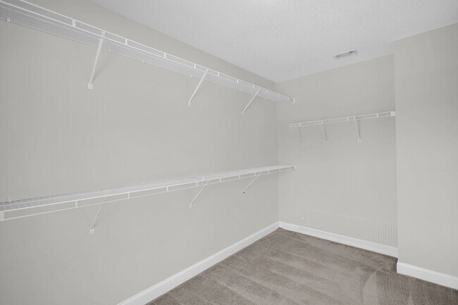 Building Photo - 721 Highgrove Ct