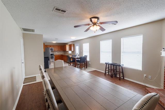 Building Photo - 2700 Peach Dr