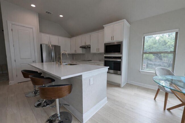 Building Photo - 125 Whistling Willow Dr