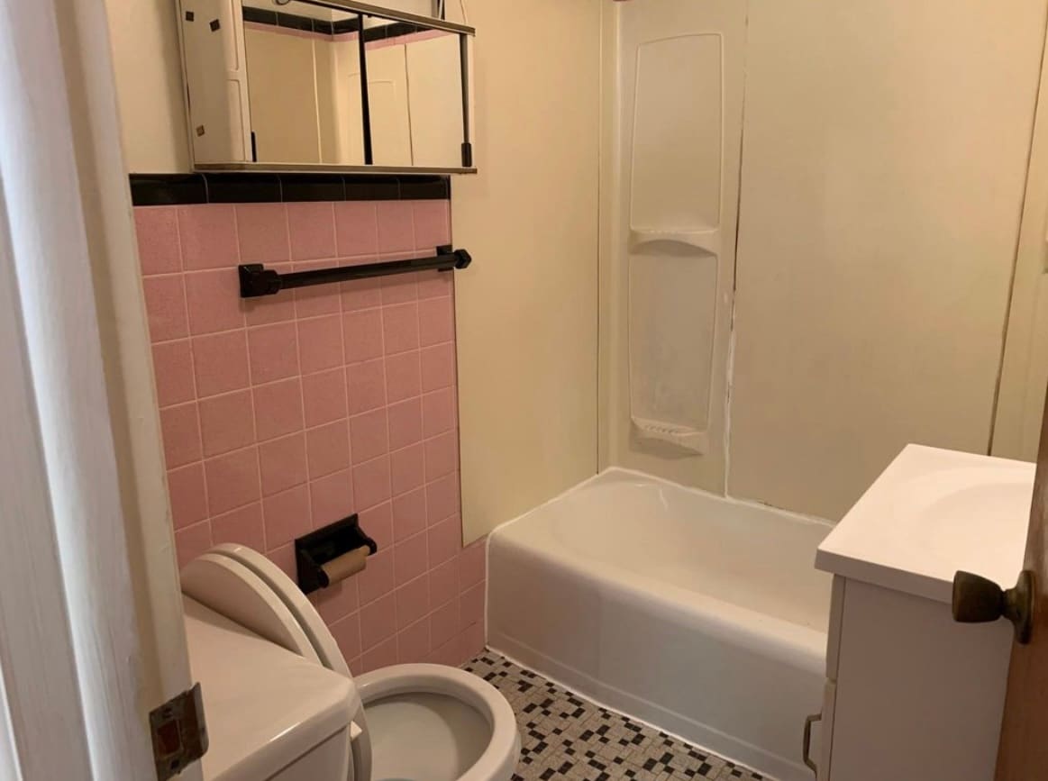 Building Photo - 205 Robbins St