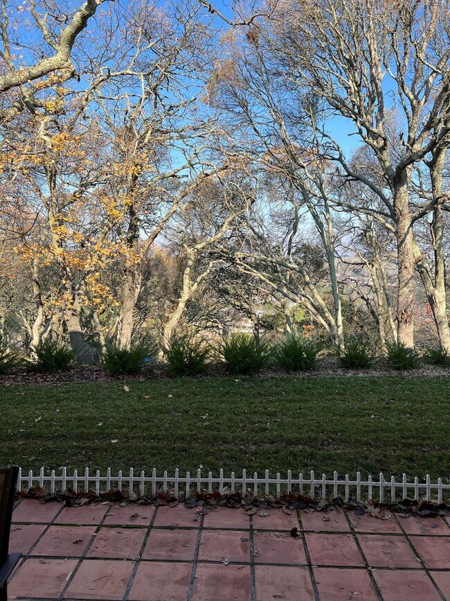 Building Photo - 2740 Ptarmigan Dr