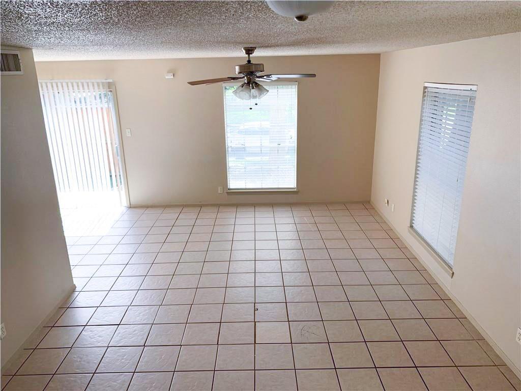 Building Photo - 7204 Creekside Dr