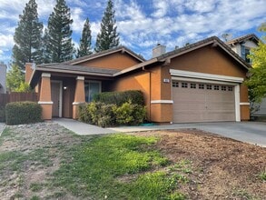 Building Photo - Beautiful Single-Story 4BR/2BA Home – Quie...