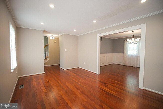 Building Photo - 13210 Nickleson Dr