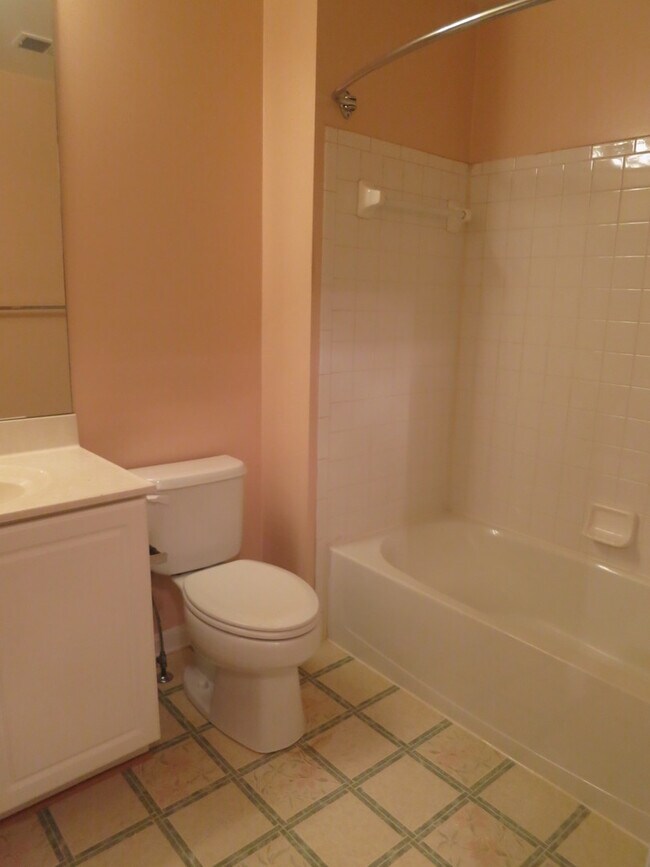 Building Photo - Luxury! Brick Front Townhouse in Longmead