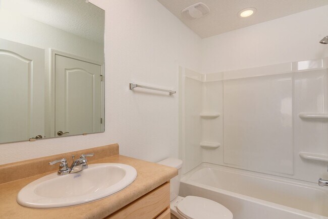 Building Photo - Brand New Pulte Townhouse Available Now