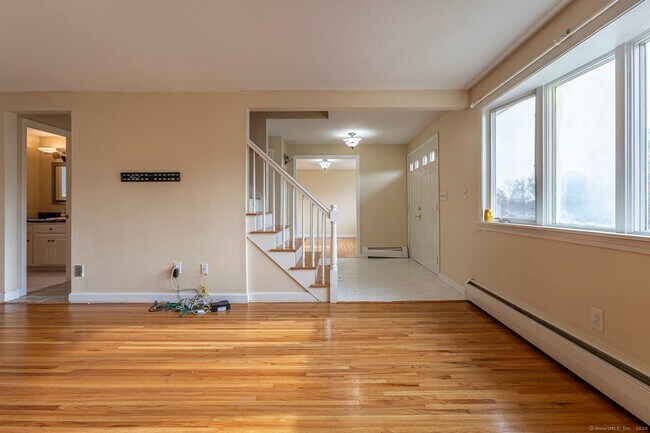 Building Photo - 288 Candlewyck Dr
