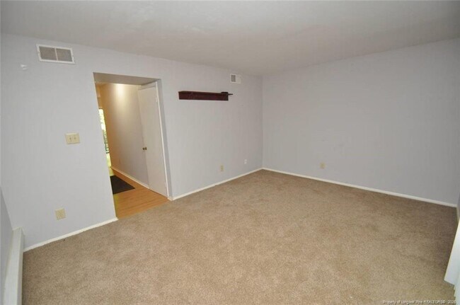 Building Photo - 1133 Schaub Dr