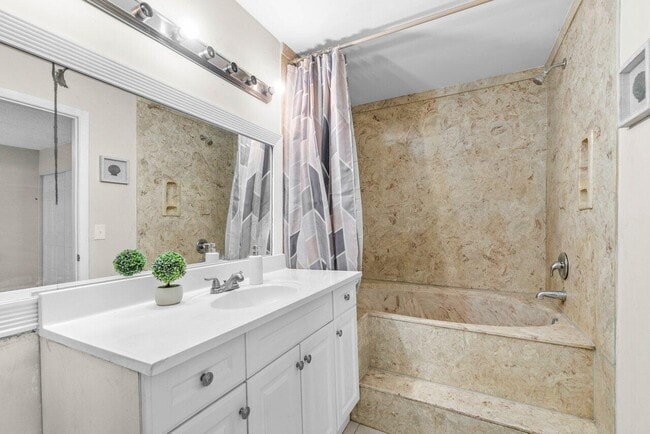 Building Photo - 16 Crossings Cir