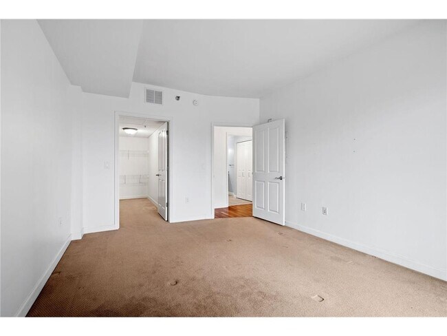 Building Photo - 317 Groveland Ave