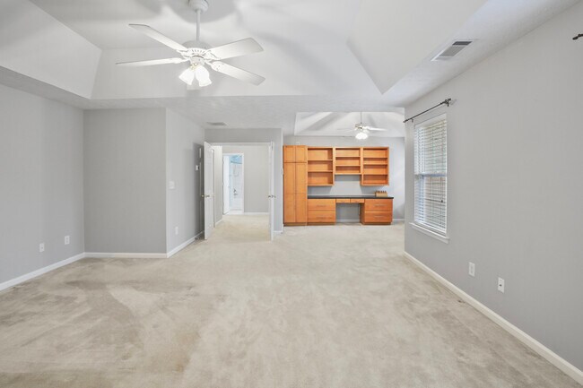 Building Photo - 2643 Whispering Pines Dr SW