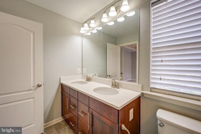 Building Photo - 525 Halite Dr