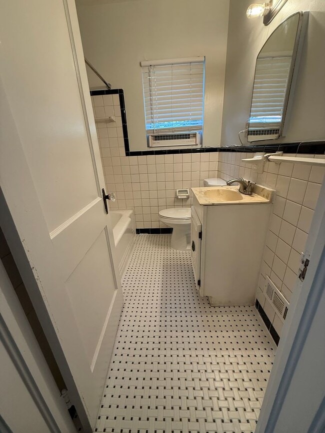 Building Photo - Renovated Emory Grove Home - Ready to Rent