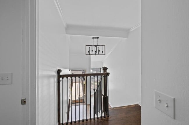 Building Photo - 1744 Woodcliff Pl NE