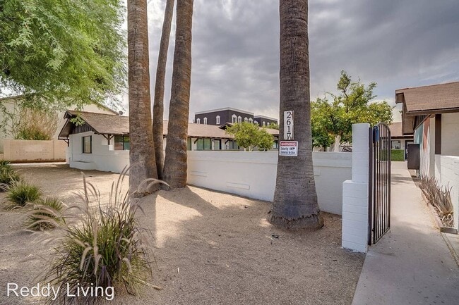 Building Photo - 2617 E Campbell Ave