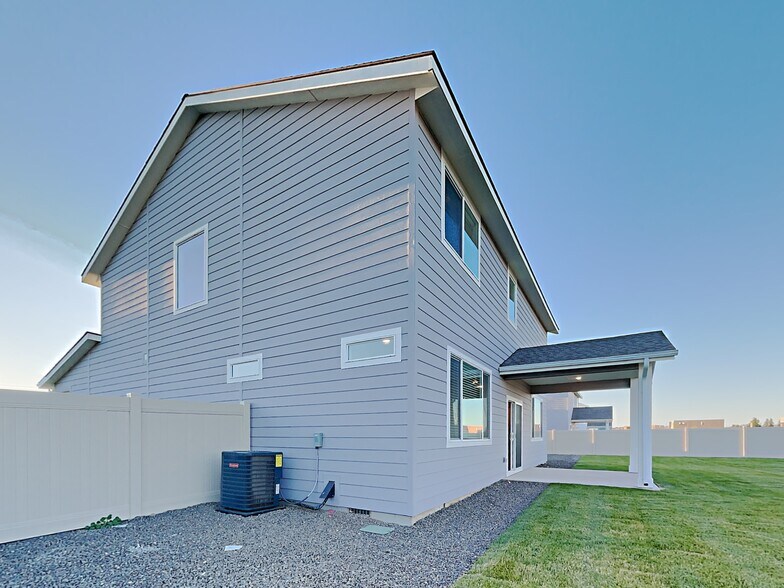 Building Photo - 954 N Barkvine Ave