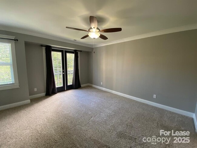 Building Photo - 31 Myrtle St