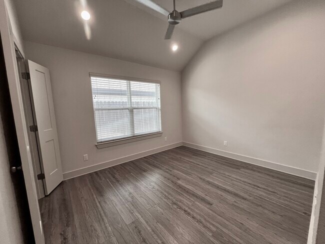 Building Photo - 6410 Stadium Dr
