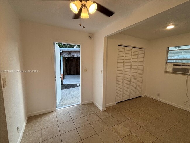 Building Photo - 610 E Campus Cir