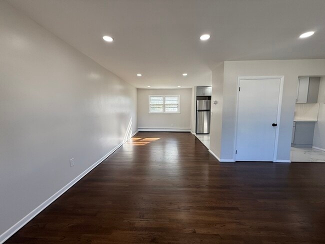 Building Photo - 1243 Whelan Pl