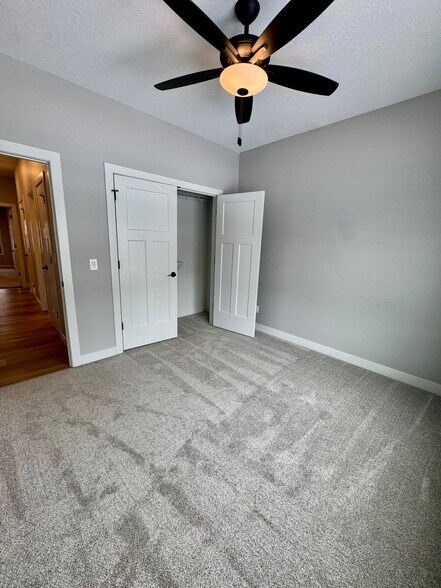 Building Photo - 706 Foret Mansur