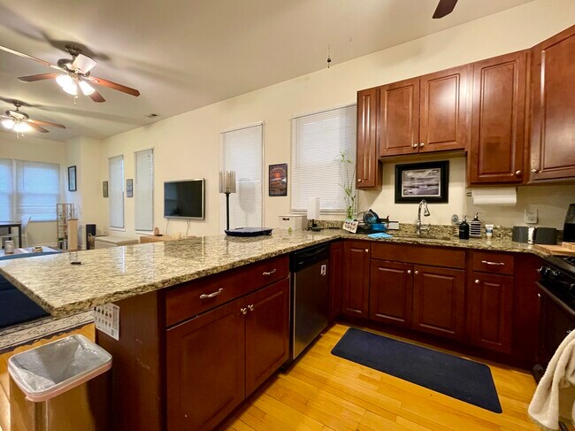 Building Photo - 2620 W Armitage Ave